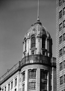 photograph of the Philadelphia Bulletin building “In Philadelphia, nearly everybody reads The Bulletin!” The impressive Bulletin Building, located near City Hall at Juniper and Filbert Streets, served as the paper’s headquarters from 1908 to 1955. (Library of Congress)